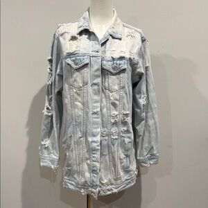 HOT & DELICIOUS Size L Distressed Light Blue Denim Jacket